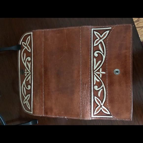 Handmade woman’s leather wallet - Picture 2 of 5